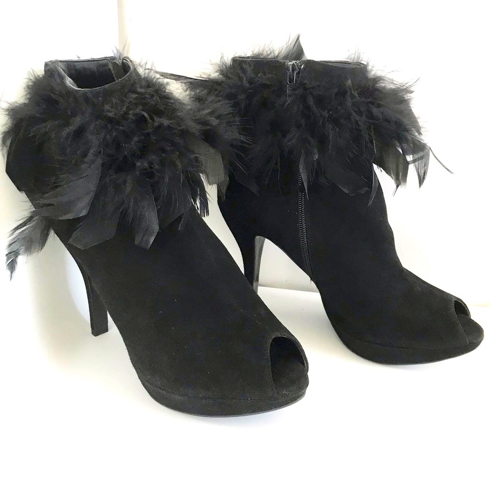 LIKE NEW Sacha London leather ankle bootie high heels peep toe with feathers